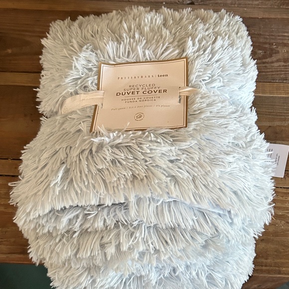 Pottery Barn Teen Super Fluffy F/Q Duvet Cover BNWT - Picture 1 of 7